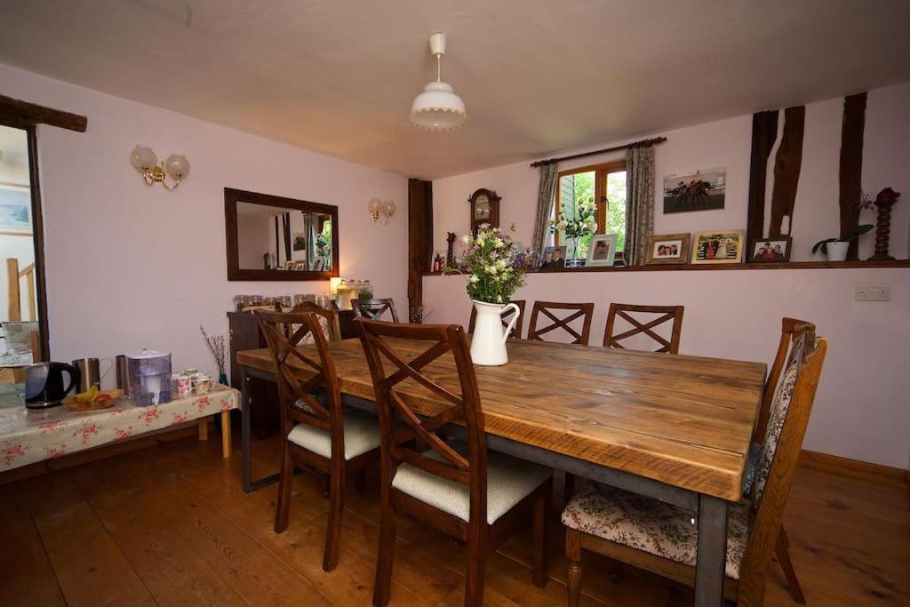 Stunning Barn Conversion Ideal For Large Families Bildeston Екстер'єр фото
