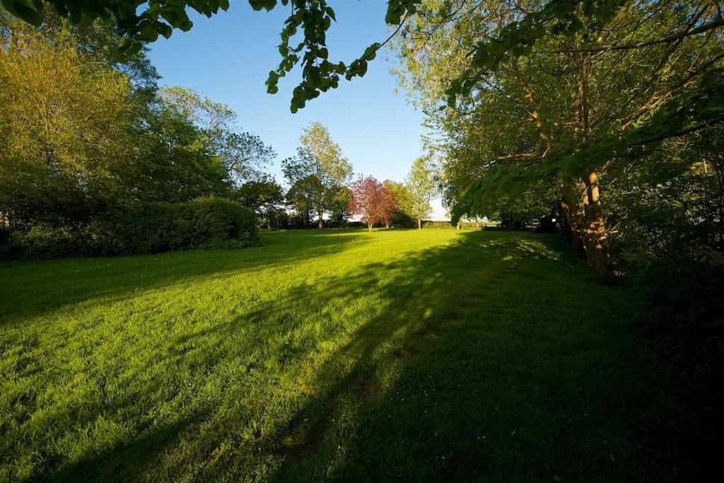 Stunning Barn Conversion Ideal For Large Families Bildeston Екстер'єр фото